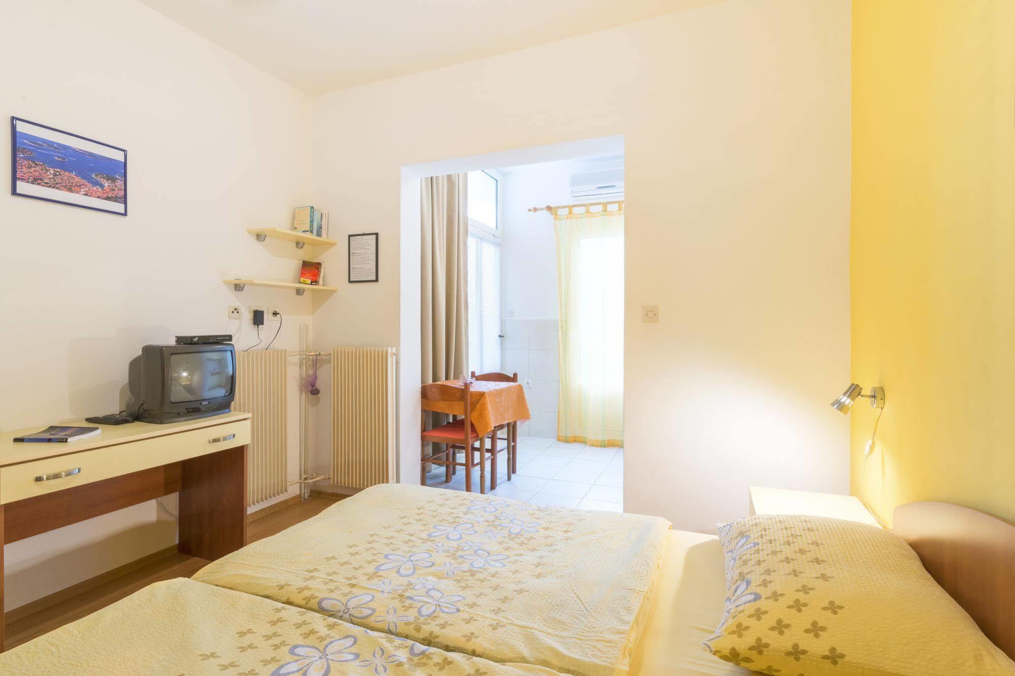 Guest house Ivanovic Hvar Town